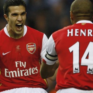 爱游戏智能体验-社区热议：球迷热爱的话题与观点争鸣，对球迷的热爱说说