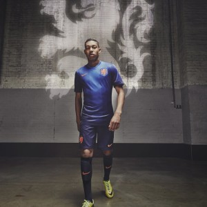 爱游戏官网充值-英雄联盟Cosplay盛典：谁的英雄最还原？，coser英雄联盟